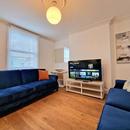 Cosy Home In Kensington - Great Location! 3 Minutes Walk To Earl'S Court Station London Eksteriør billede
