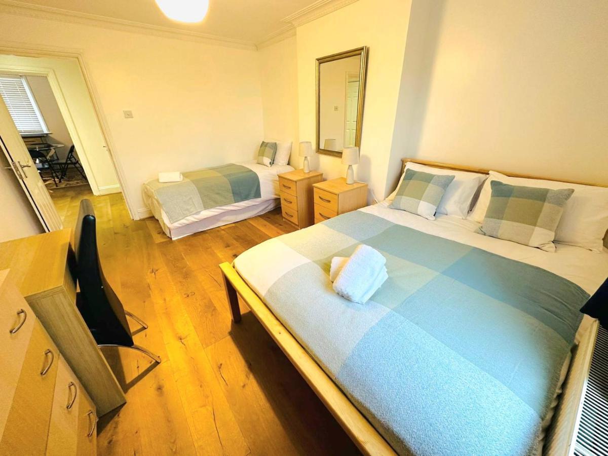 Cosy Home In Kensington - Great Location! 3 Minutes Walk To Earl'S Court Station London Eksteriør billede