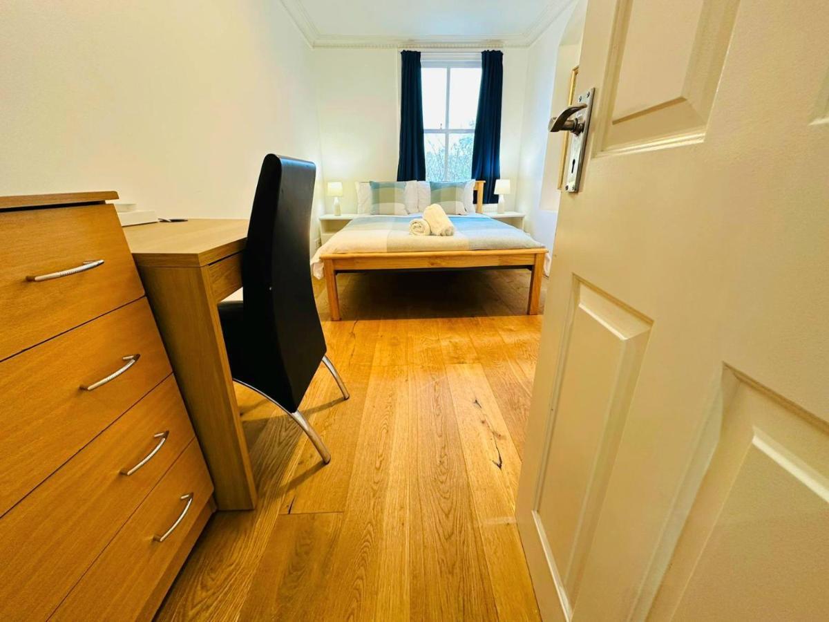 Cosy Home In Kensington - Great Location! 3 Minutes Walk To Earl'S Court Station London Eksteriør billede