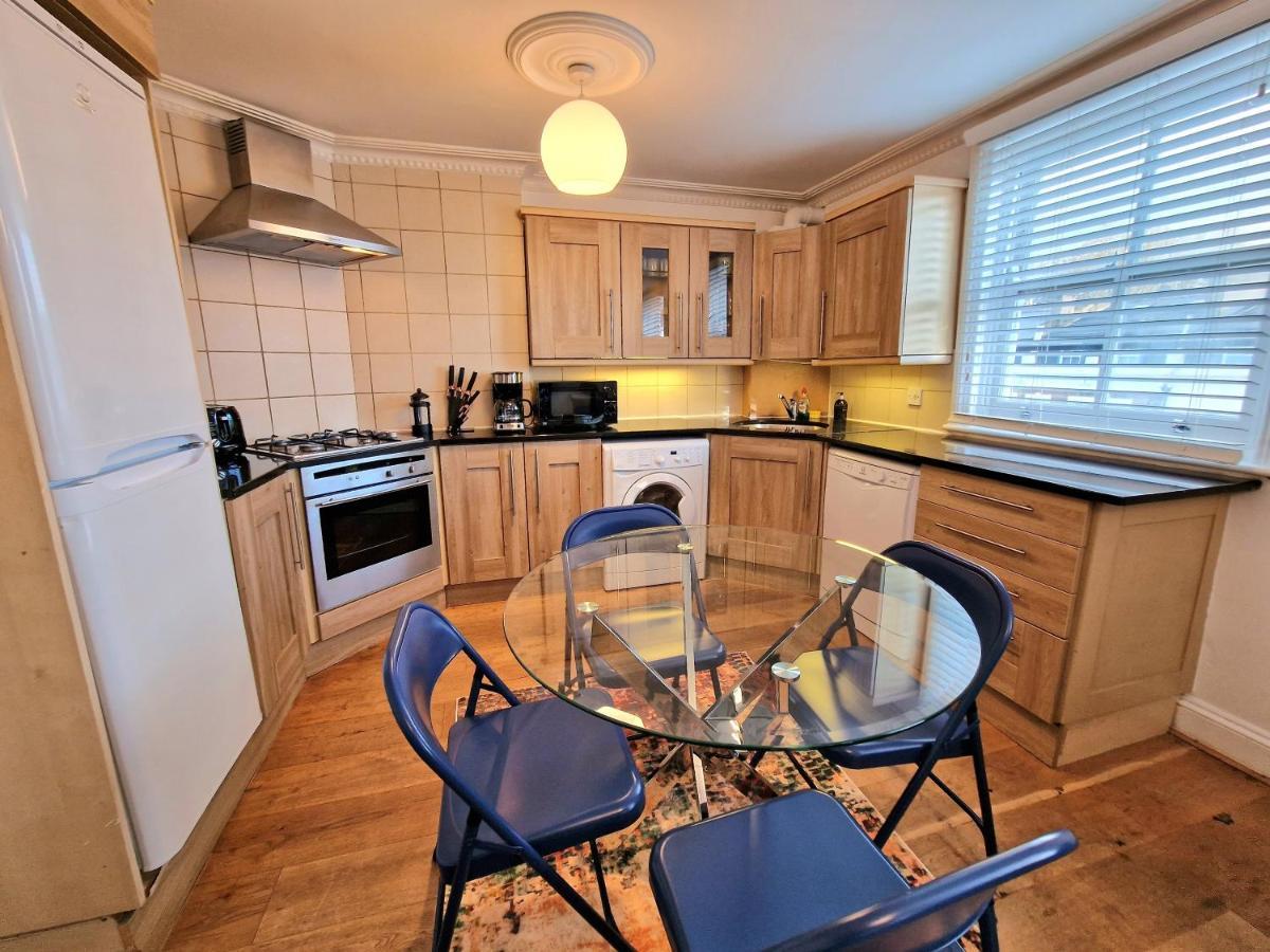 Cosy Home In Kensington - Great Location! 3 Minutes Walk To Earl'S Court Station London Eksteriør billede