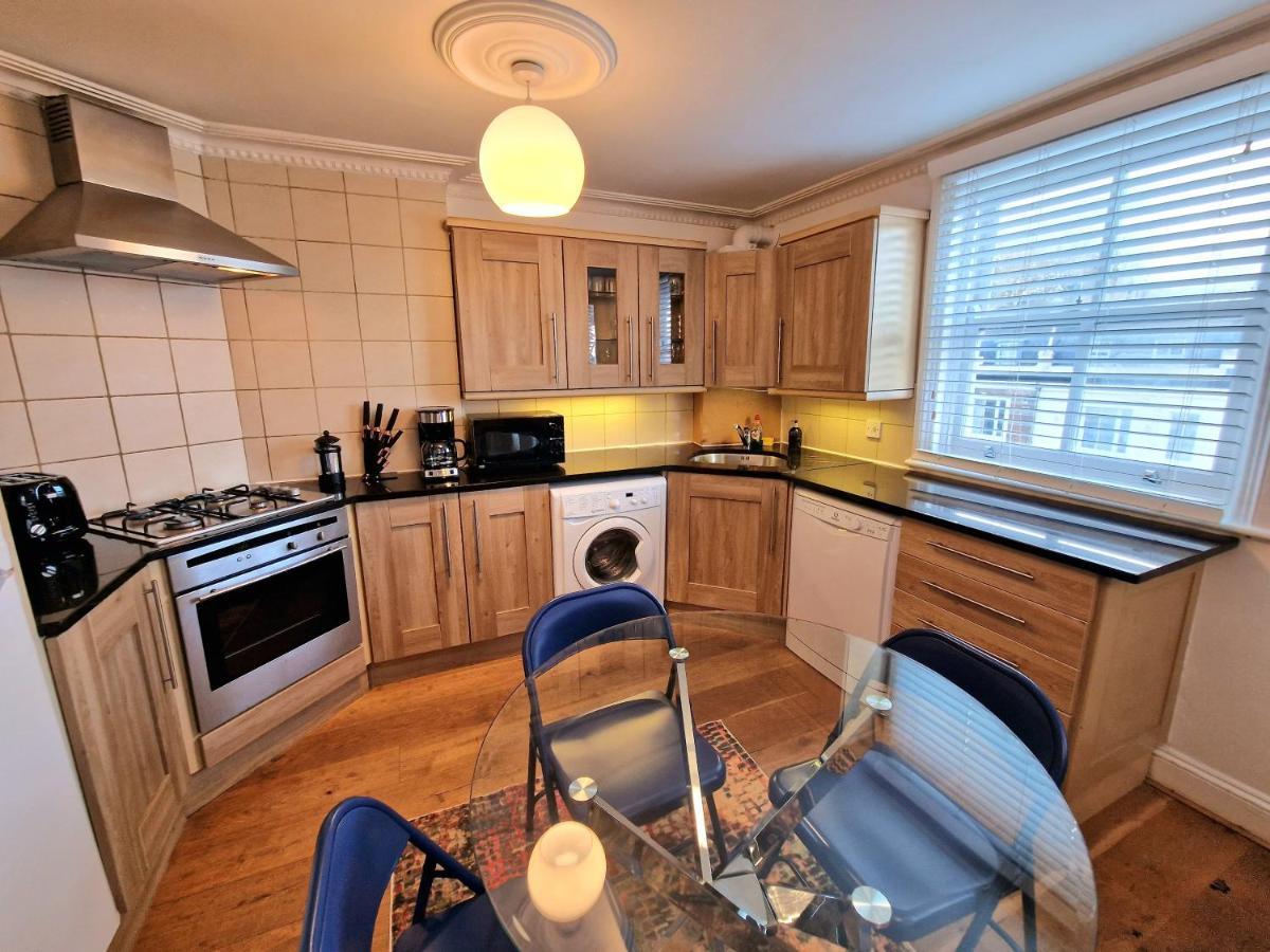 Cosy Home In Kensington - Great Location! 3 Minutes Walk To Earl'S Court Station London Eksteriør billede